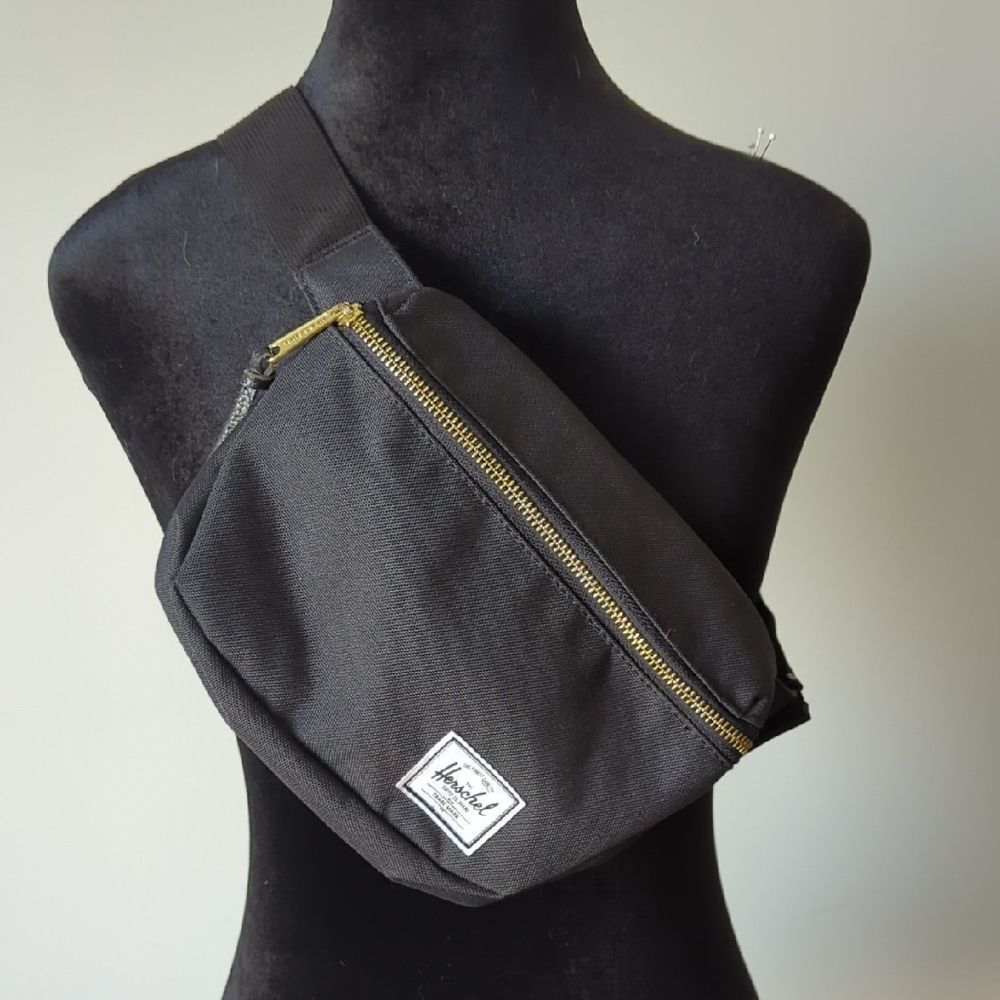 Herschel Supply Company Black Belt Bag Minimalist Design